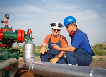 Pipeline operators inspect a pipeline
